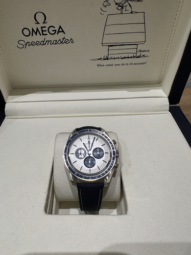 Omega Chronograph "Snoopy"